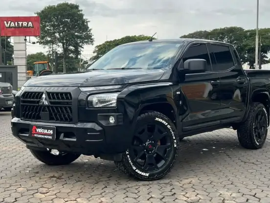 MITSUBISHI-TRITON-2.4 BITURBO DIESEL CD GLS 4X4 AUTOMÁTICO MITSUBISHI-TRITON-2025