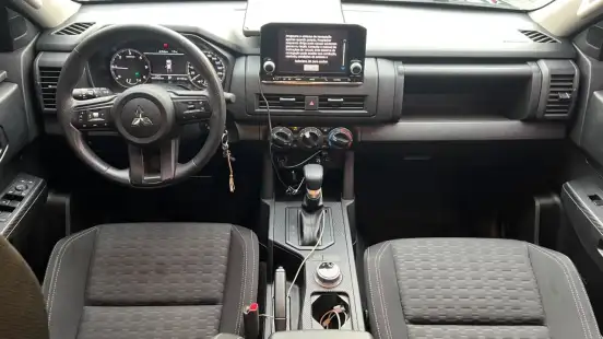 MITSUBISHI-TRITON-2025