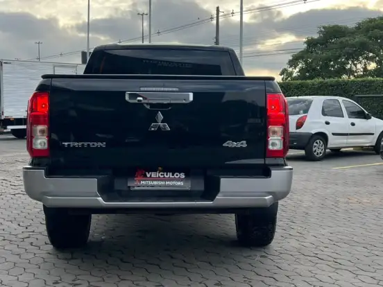 MITSUBISHI-TRITON-2.4 BITURBO DIESEL CD GLS 4X4 AUTOMÁTICO MITSUBISHI-TRITON-2025