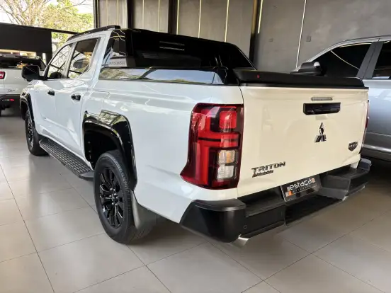 MITSUBISHI-TRITON-2.4 BITURBO DIESEL CD KATANA 4X4 AUTOMÁTICO MITSUBISHI-TRITON-2025