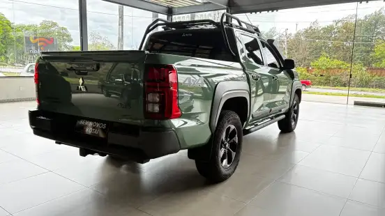 MITSUBISHI-TRITON-2025