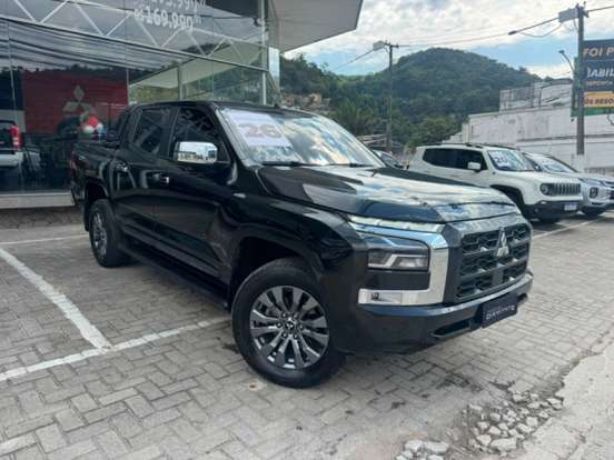 MITSUBISHI-TRITON-2.4 BITURBO DIESEL CD HPE 4X4 AUTOMÁTICO MITSUBISHI-TRITON-2025