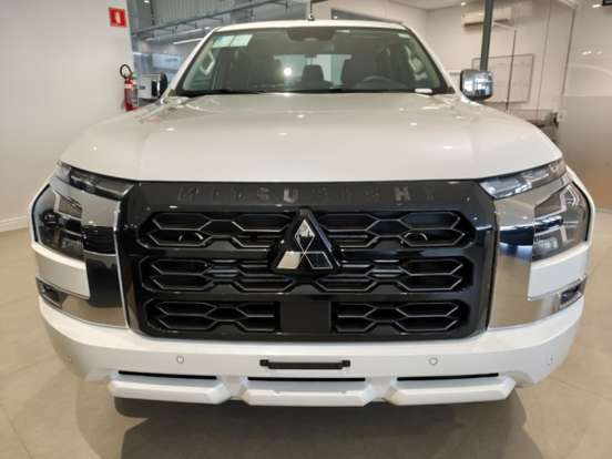 MITSUBISHI-TRITON-2026