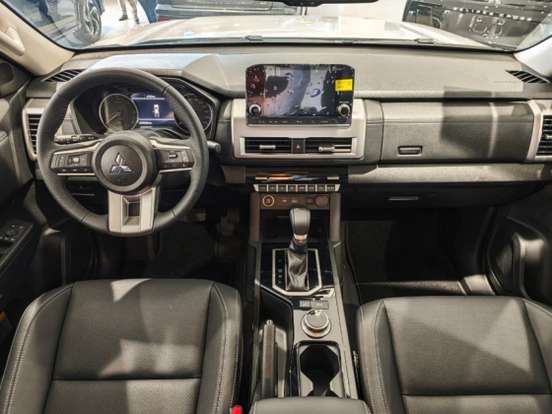 MITSUBISHI-TRITON-2026