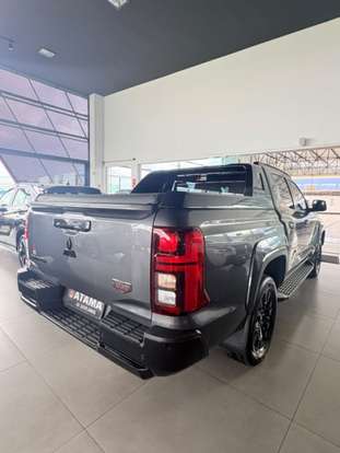 MITSUBISHI-TRITON-2025