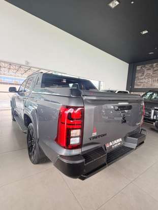 MITSUBISHI-TRITON-2025