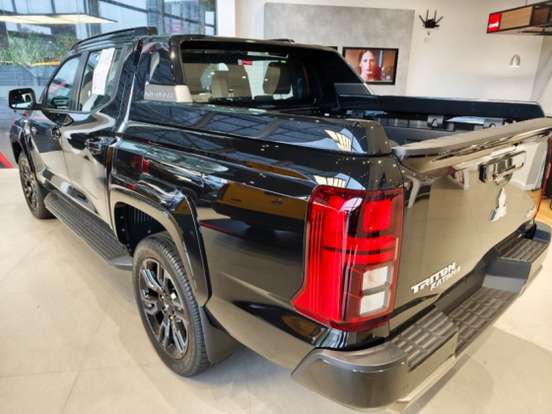MITSUBISHI-TRITON-2026