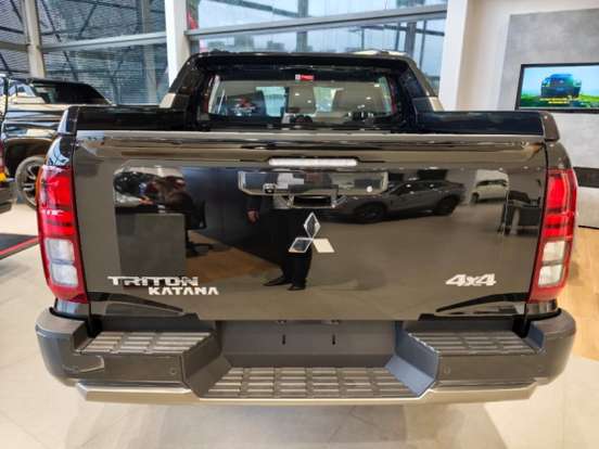MITSUBISHI-TRITON-2026