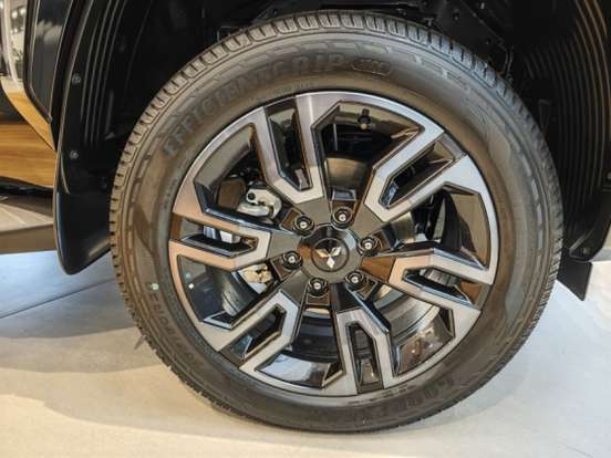 MITSUBISHI-TRITON-2026