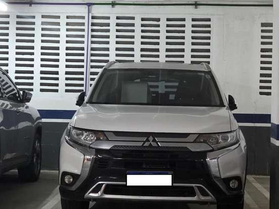 MITSUBISHI-OUTLANDER-2.0 MIVEC GASOLINA HPE AUTOMÁTICO MITSUBISHI-OUTLANDER-2018