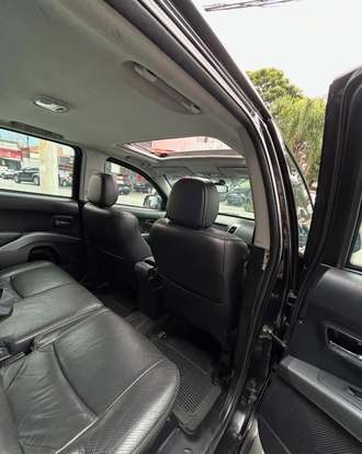 MITSUBISHI-OUTLANDER-2009