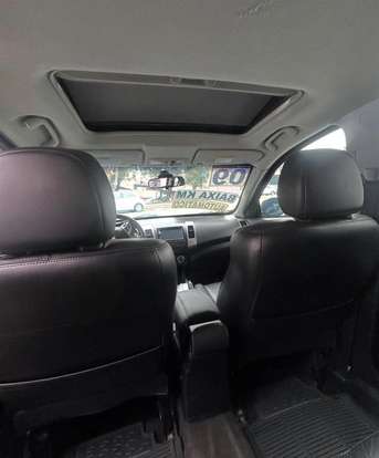 MITSUBISHI-OUTLANDER-2009