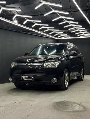 MITSUBISHI-OUTLANDER-3.0 GT 4X4 V6 24V GASOLINA 4P AUTOMÁTICO MITSUBISHI-OUTLANDER-2015