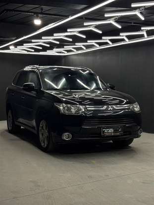MITSUBISHI-OUTLANDER-3.0 GT 4X4 V6 24V GASOLINA 4P AUTOMÁTICO MITSUBISHI-OUTLANDER-2015