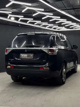 MITSUBISHI-OUTLANDER-2015