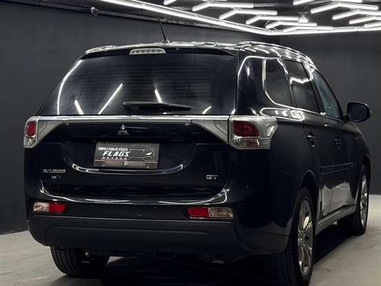 MITSUBISHI-OUTLANDER-3.0 GT 4X4 V6 24V GASOLINA 4P AUTOMÁTICO MITSUBISHI-OUTLANDER-2015