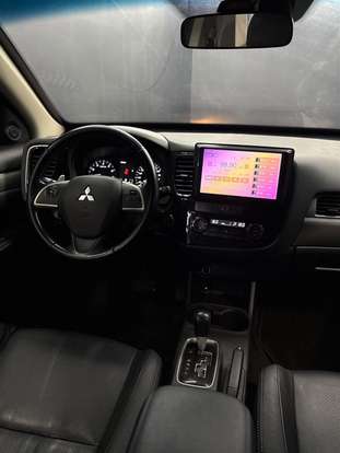 MITSUBISHI-OUTLANDER-3.0 GT 4X4 V6 24V GASOLINA 4P AUTOMÁTICO MITSUBISHI-OUTLANDER-2015