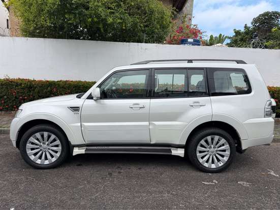 MITSUBISHI-PAJERO-2018