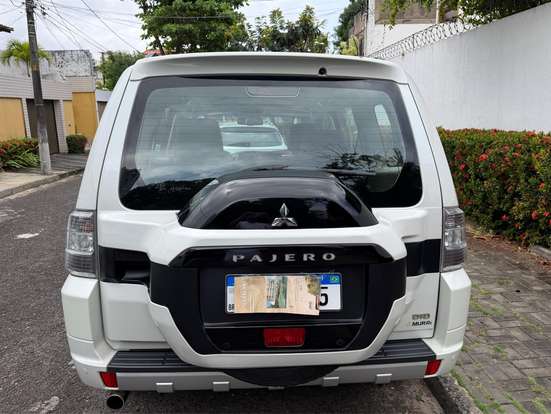 MITSUBISHI-PAJERO-2018