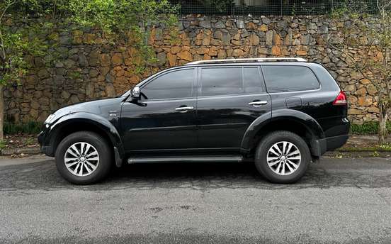MITSUBISHI-PAJERO-3.5 HPE 4X4 7 LUGARES V6 24V FLEX 4P AUTOMÁTICO MITSUBISHI-PAJERO-2016