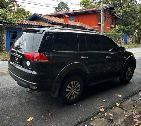 MITSUBISHI-PAJERO-3.5 HPE 4X4 7 LUGARES V6 24V FLEX 4P AUTOMÁTICO MITSUBISHI-PAJERO-2016