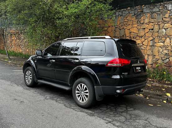 MITSUBISHI-PAJERO-3.5 HPE 4X4 7 LUGARES V6 24V FLEX 4P AUTOMÁTICO MITSUBISHI-PAJERO-2016