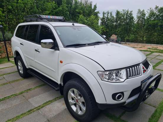 MITSUBISHI-PAJERO DAKAR-3.5 HPE 7 LUGARES 4X4 V6 24V FLEX 4P AUTOMÁTICO MITSUBISHI-PAJERO DAKAR-2012