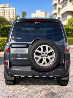 MITSUBISHI-PAJERO TR4-2.0 4X4 16V 140CV FLEX 4P AUTOMÁTICO MITSUBISHI-PAJERO TR4-2011