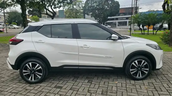 NISSAN-KICKS-2023