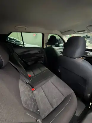 NISSAN-KICKS-2023