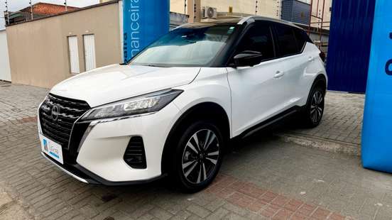 NISSAN-KICKS-2023
