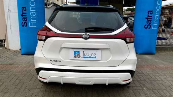 NISSAN-KICKS-2023