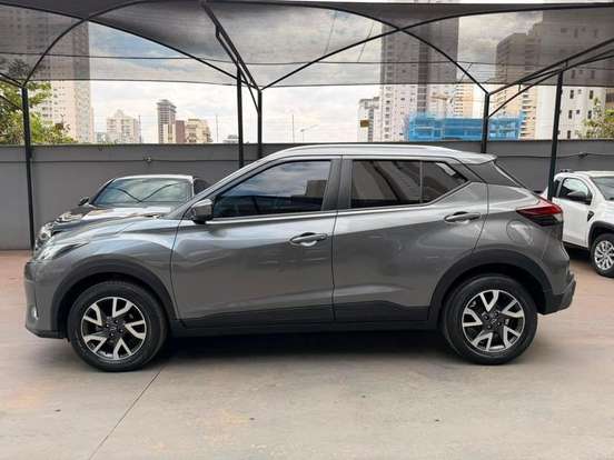 NISSAN-KICKS-2023