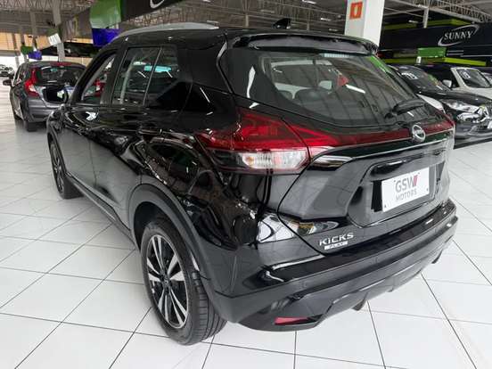 NISSAN-KICKS PLAY-2025