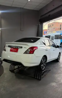 NISSAN-VERSA-2018