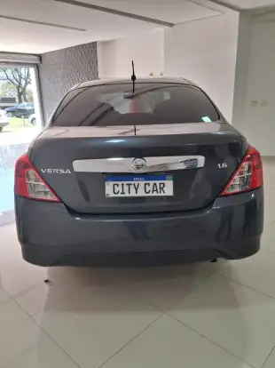 NISSAN-VERSA-2015