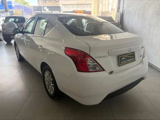 NISSAN-VERSA-1.6 16V FLEX SV 4P XTRONIC NISSAN-VERSA-2017