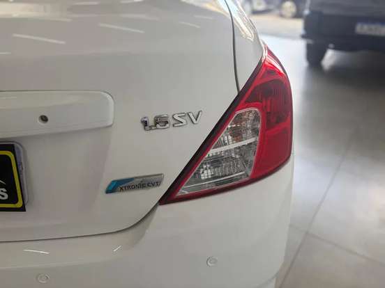 NISSAN-VERSA-2017