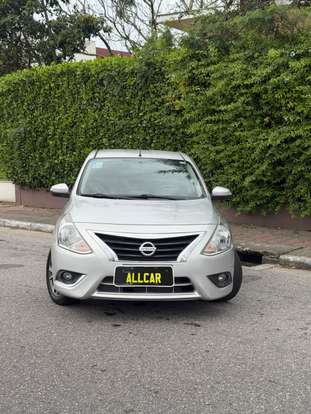 NISSAN-VERSA-2018