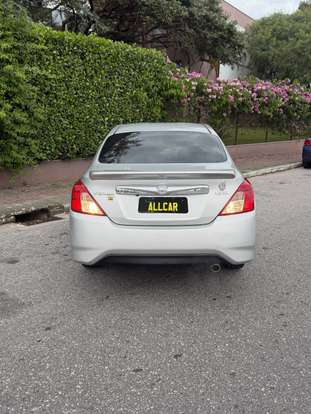 NISSAN-VERSA-2018