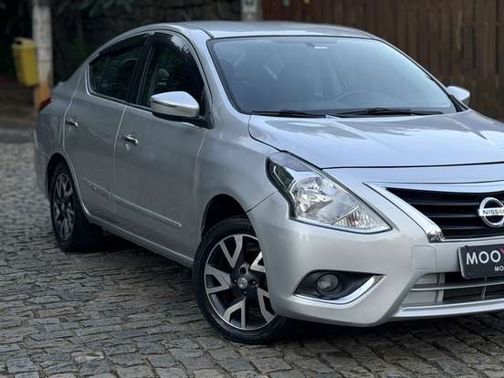NISSAN-VERSA-2015