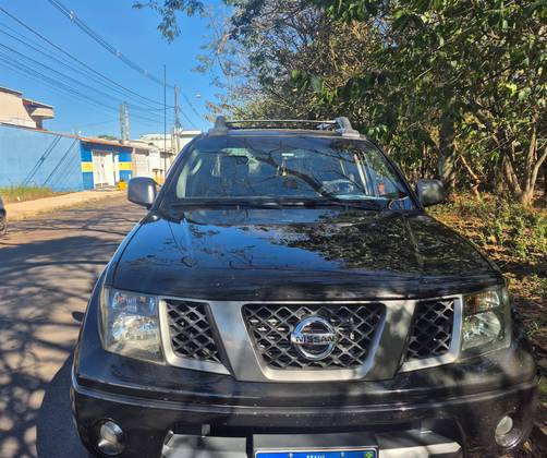 NISSAN FRONTIER 2.5 LE 4X4 CD TURBO ELETRONIC DIESEL 4P AUTOMÁTICO