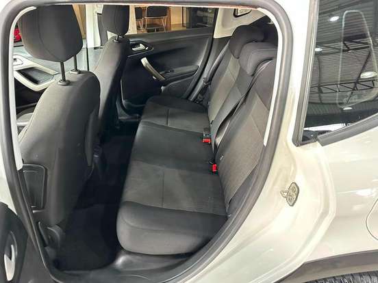 PEUGEOT-2008-2021