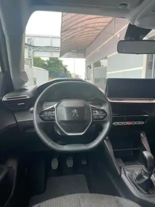 PEUGEOT-208-2023