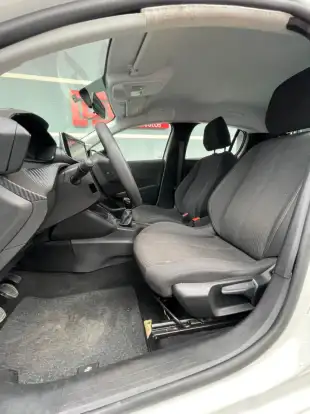 PEUGEOT-208-2023