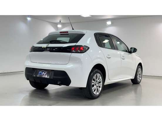 PEUGEOT-208-2021