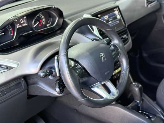 PEUGEOT-208-2016