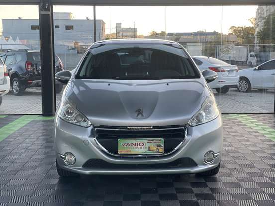 PEUGEOT-208-2015