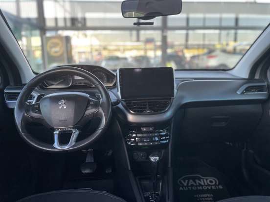 PEUGEOT-208-2015