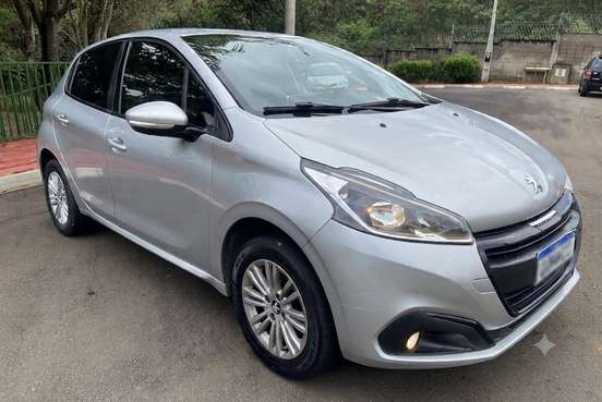 PEUGEOT-208-2019